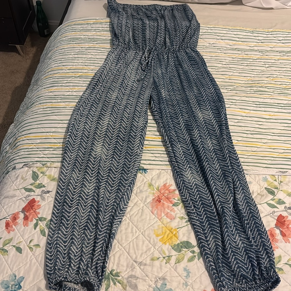 Elegant Chevron Patterned Jumpsuit